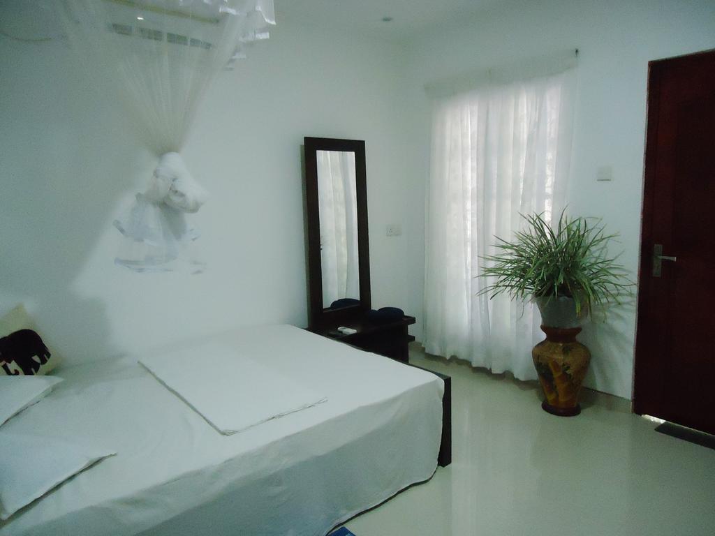 Sigiri Rock Side Home Stay Sigiriya Room photo